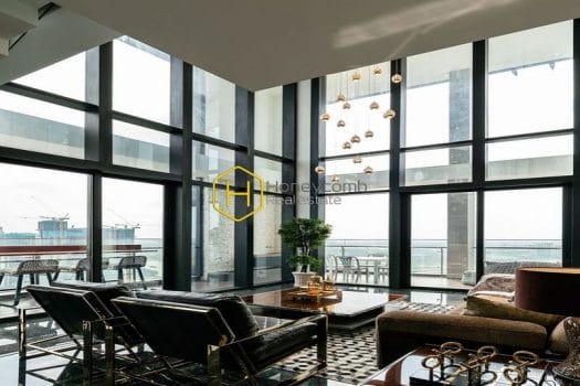 VGR A4 35PH04 6 result Owning a billion-dollar view in this Vinhomes Golden River penthouse