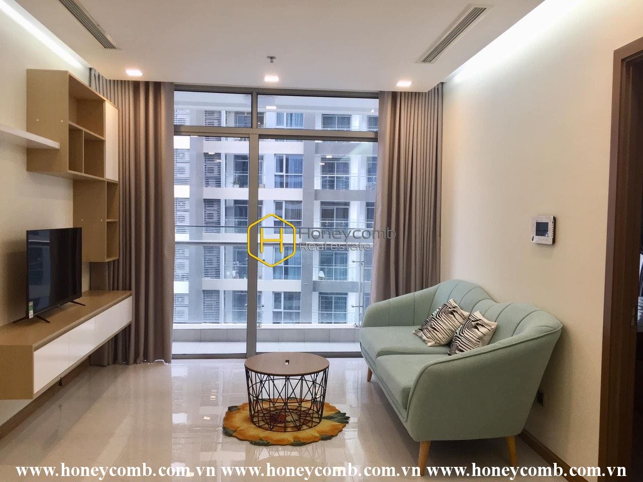 A Lovely Apartment In Vinhomes Central Park That Have Everything You Need