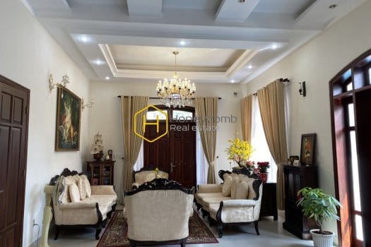2V268270 8 result Spacious villa in District 2 with elegant wooden interiors and air swimming pool