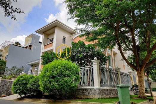 2V Villa Compound Nguyn Van Hng 216 C3 Nguyn Van Hng id 14828 1 result You will be impressed by the gorgeousity of this neoclassical villa in Compound Nguyen Van Huong